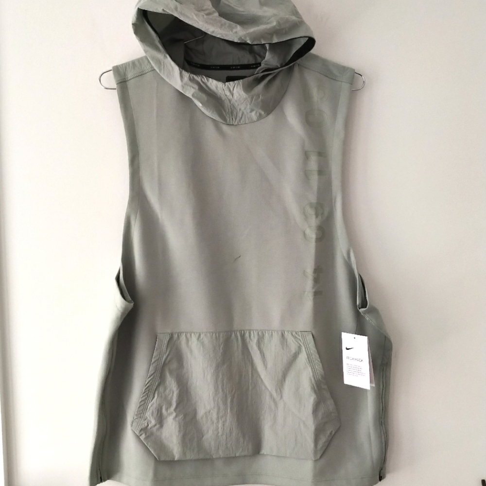 Nike Tech Sleeveless hoody - new brand - size XL - Picture 1 of 5